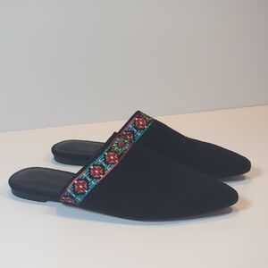 Johnny Was Embroidered Slip On Black Mules Size 7